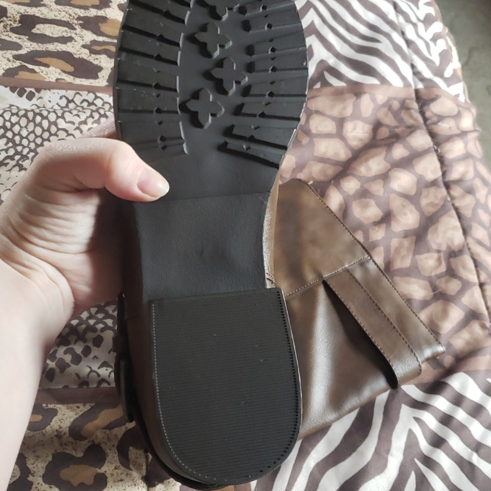 Boots - Picture 3 of 5